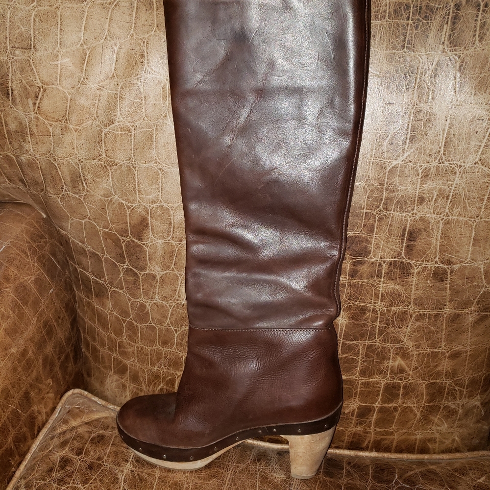 Boots - Picture 4 of 8